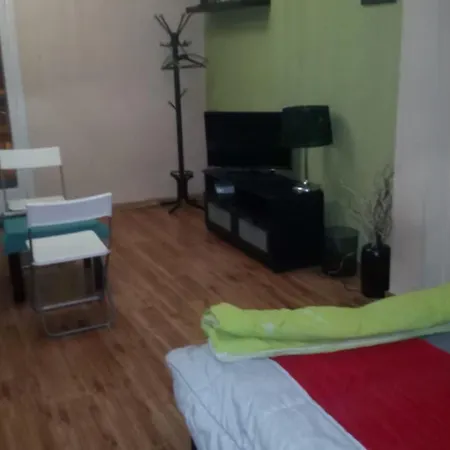 公寓 Cozy 2-br Center In